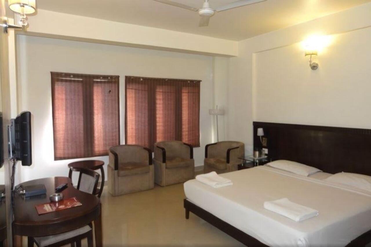 Hotel Amshi International Bangalore Exteriör bild