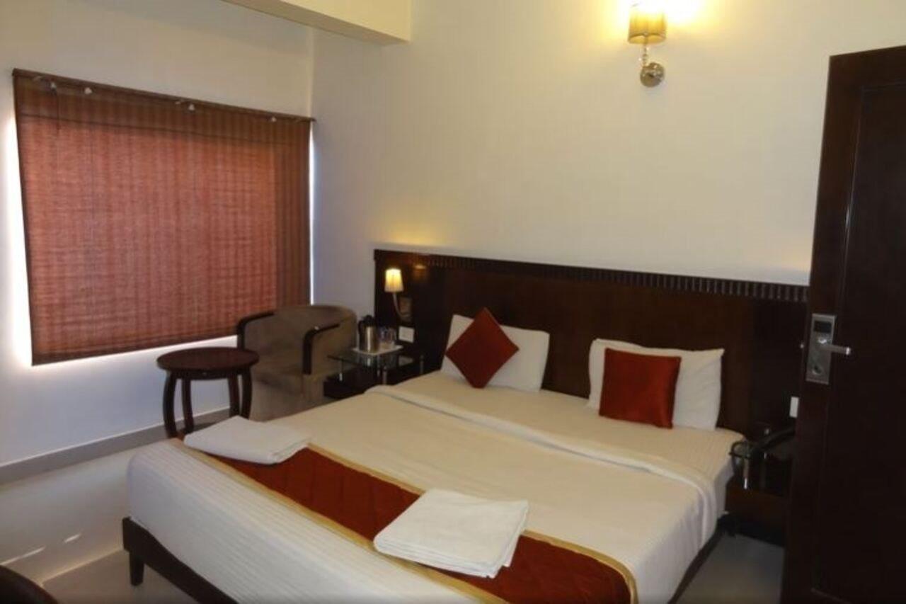 Hotel Amshi International Bangalore Exteriör bild