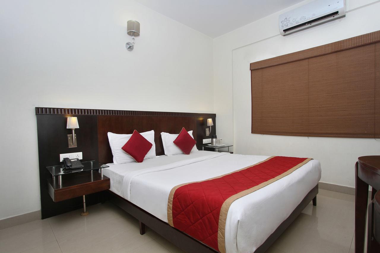 Hotel Amshi International Bangalore Exteriör bild