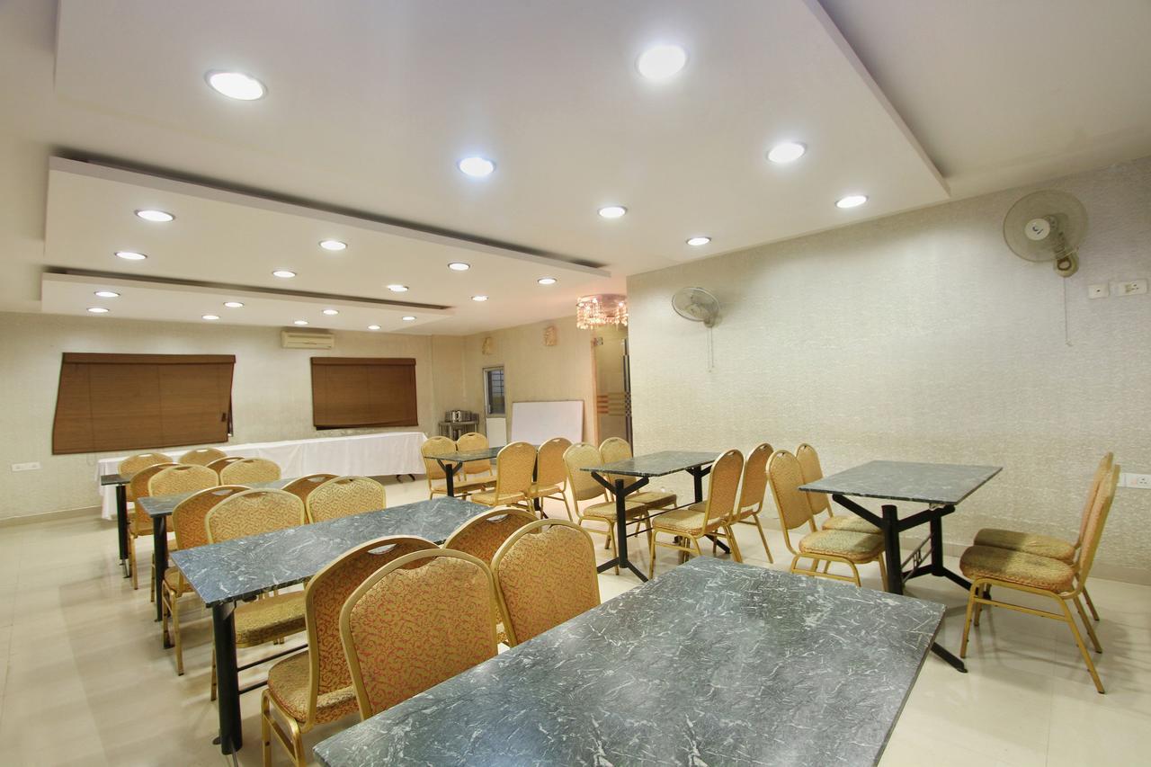 Hotel Amshi International Bangalore Exteriör bild