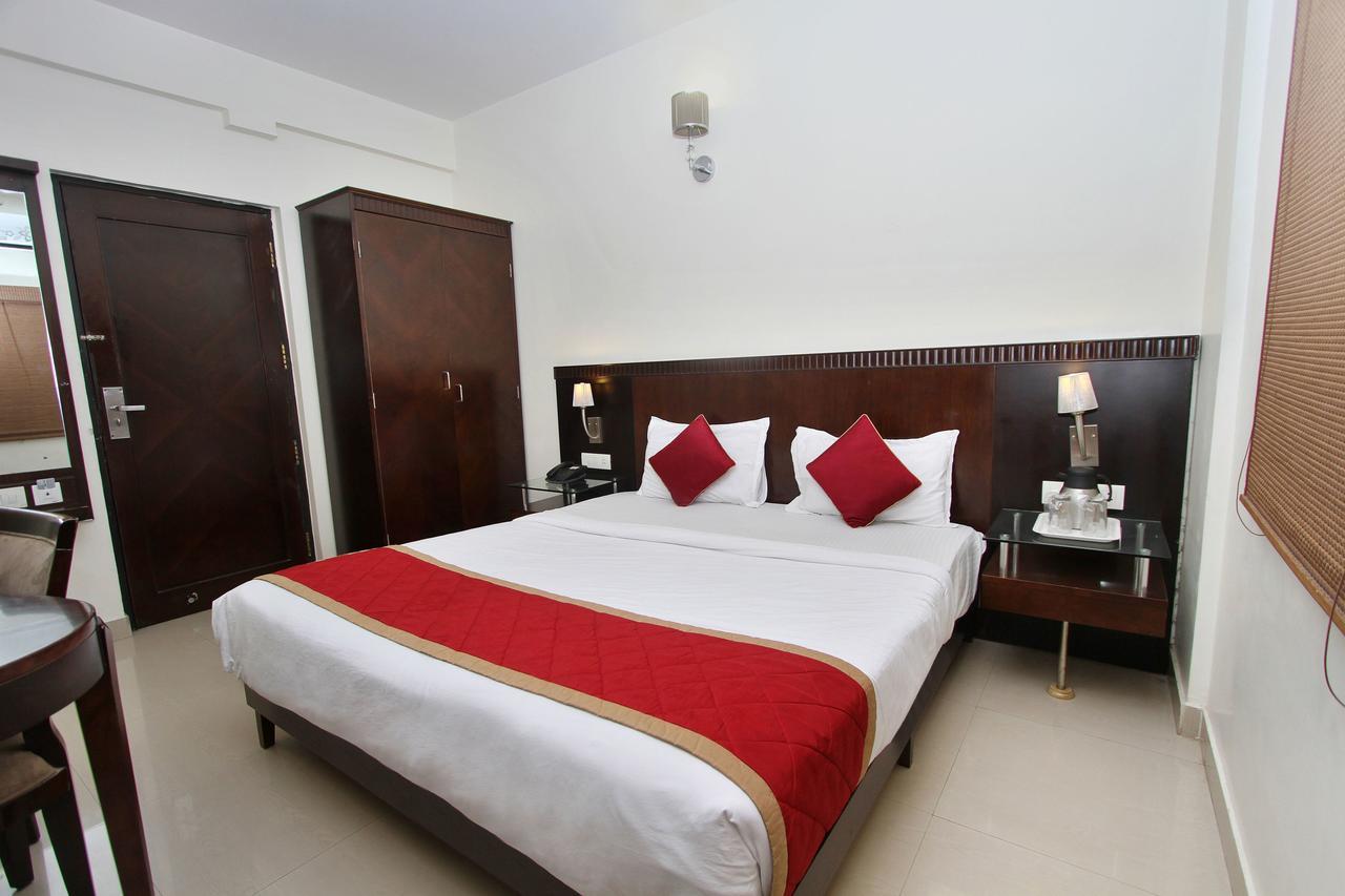 Hotel Amshi International Bangalore Exteriör bild