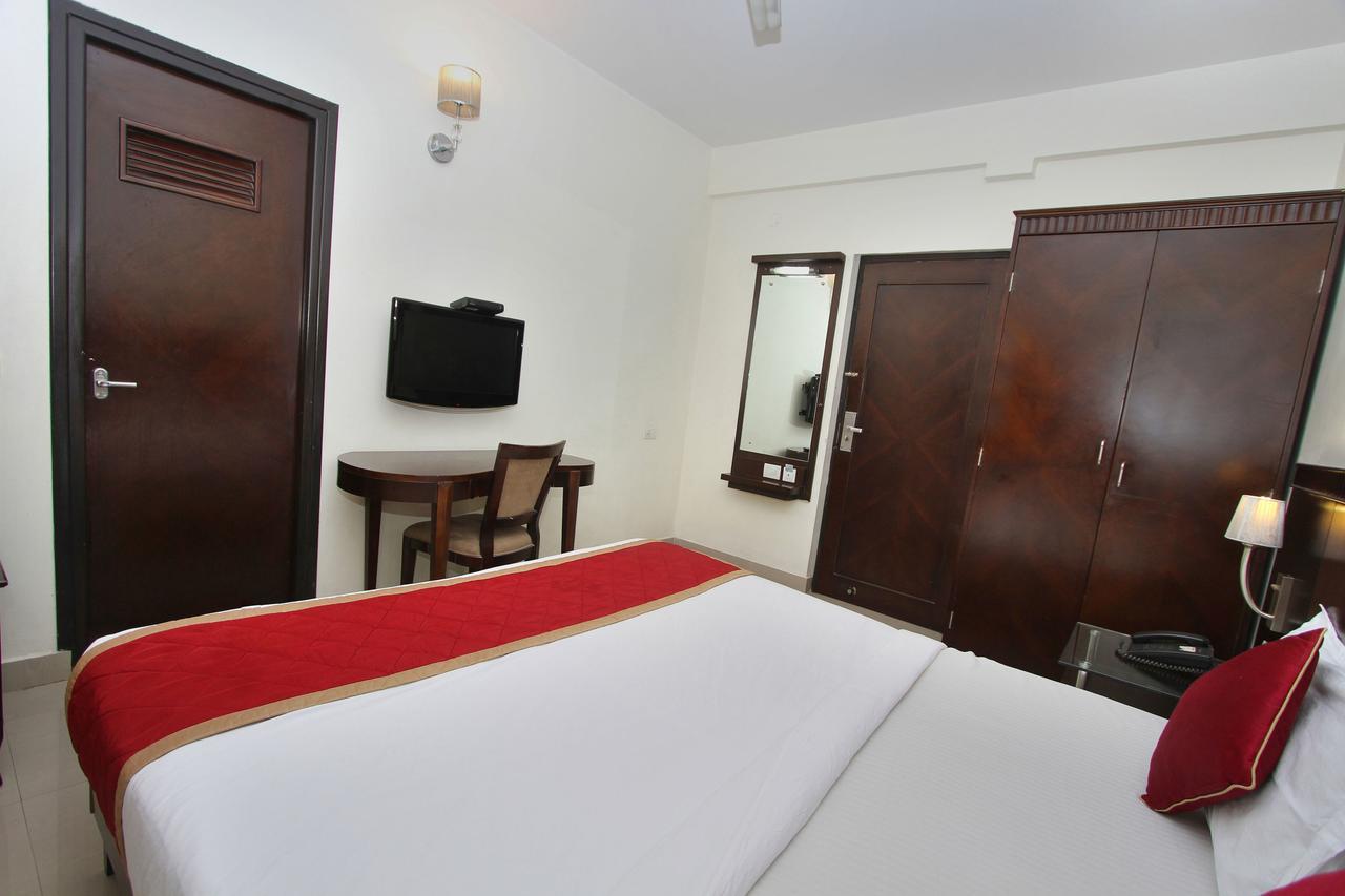 Hotel Amshi International Bangalore Exteriör bild