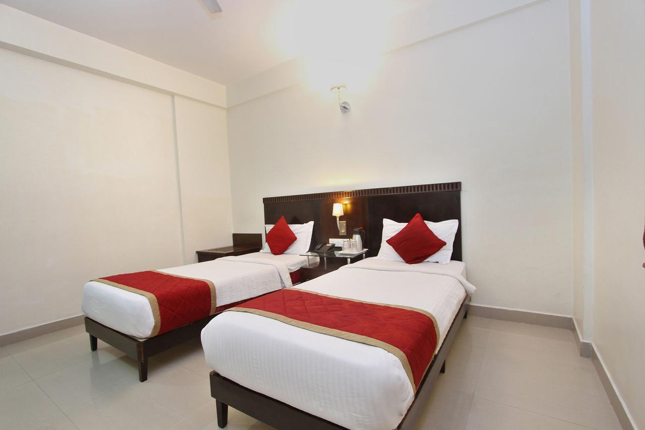 Hotel Amshi International Bangalore Exteriör bild