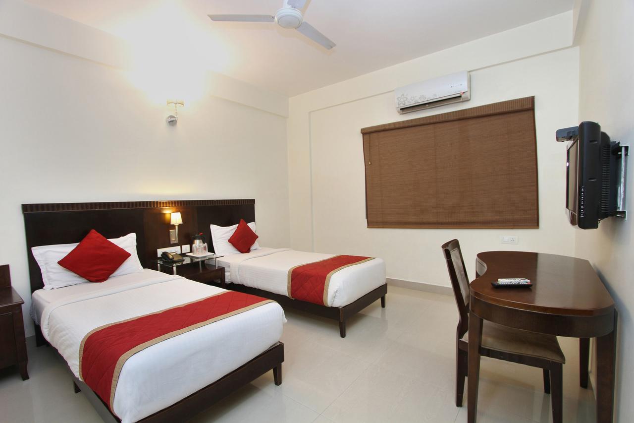 Hotel Amshi International Bangalore Exteriör bild